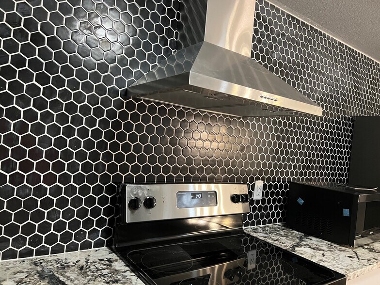 Building Photo - 21 Woodmere Ct