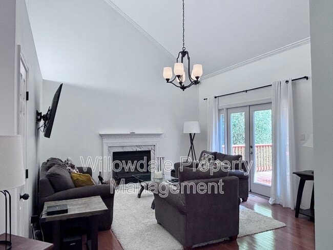 Building Photo - 305 Silvercliff Trail