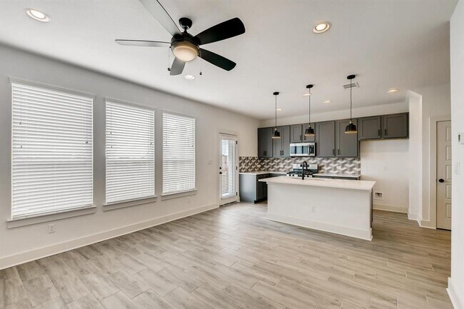 Building Photo - 5160 N A.W. Grimes Blvd