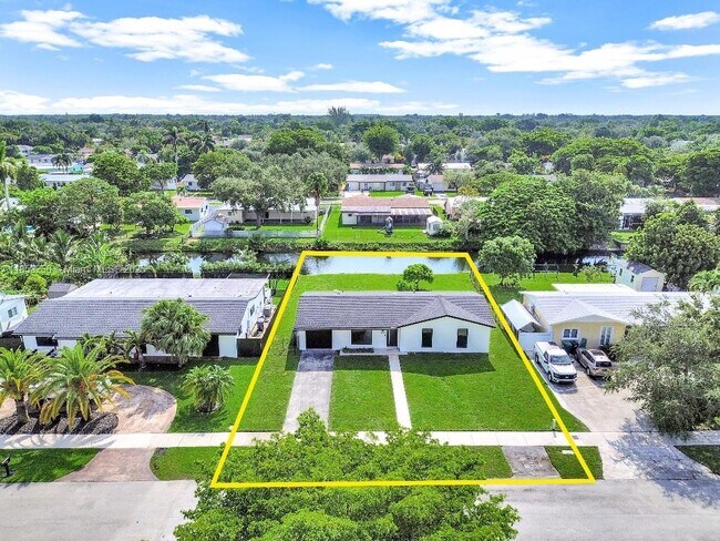 Building Photo - 18001 SW 91st Ave