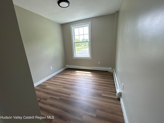 Building Photo - 173 S Amenia Rd