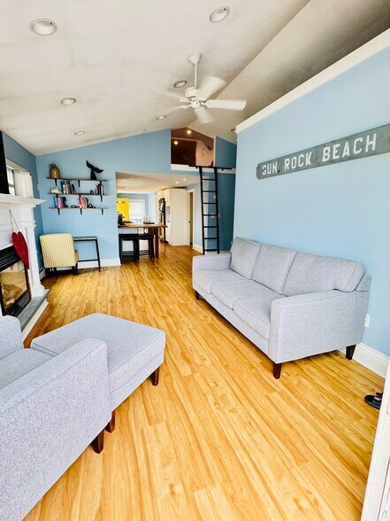 Living room - 128 Atlantic Ave
