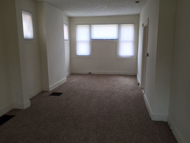 Building Photo - 1606 N 4th St