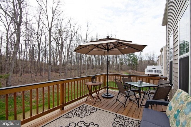 Building Photo - 136 Solara Dr