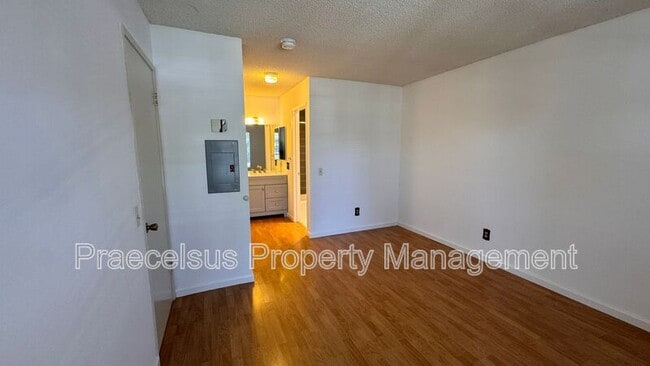 Building Photo - 10935 Summerdale Way