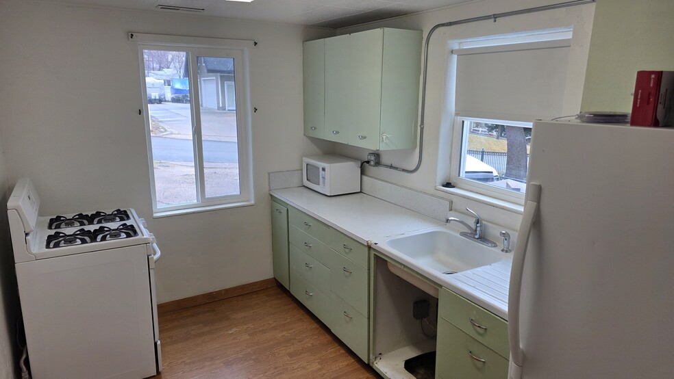 Building Photo - 547 E 100 N