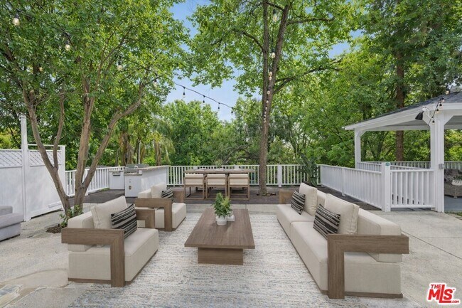 Building Photo - 5220 Melvin Ave