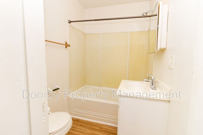 Building Photo - 12 Bellflower Cir