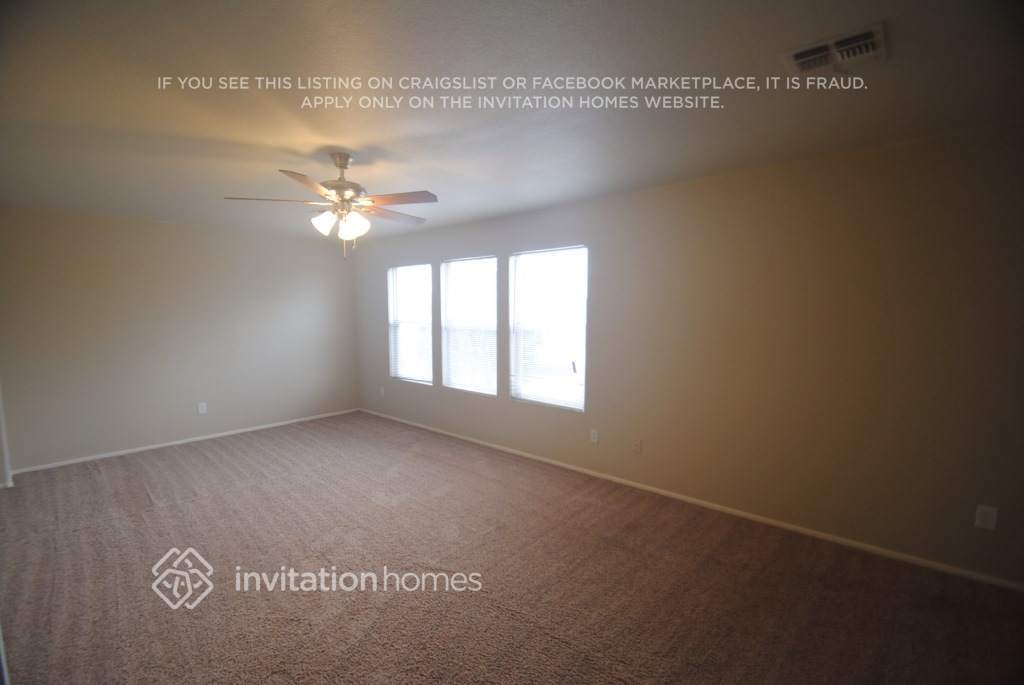Building Photo - 8213 E Posada Ave