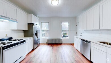 Building Photo - Spacious, Fully Renovated 3BR in Prime Eas...