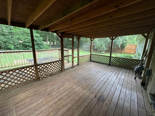 Building Photo - Wonderful Bogart Home in Pleasant Pines!