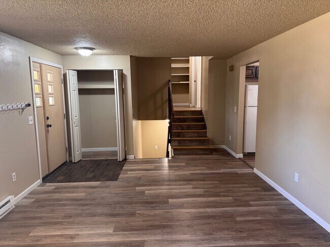 Building Photo - HANGMAN VALLEY 4 BEDROOM HOME