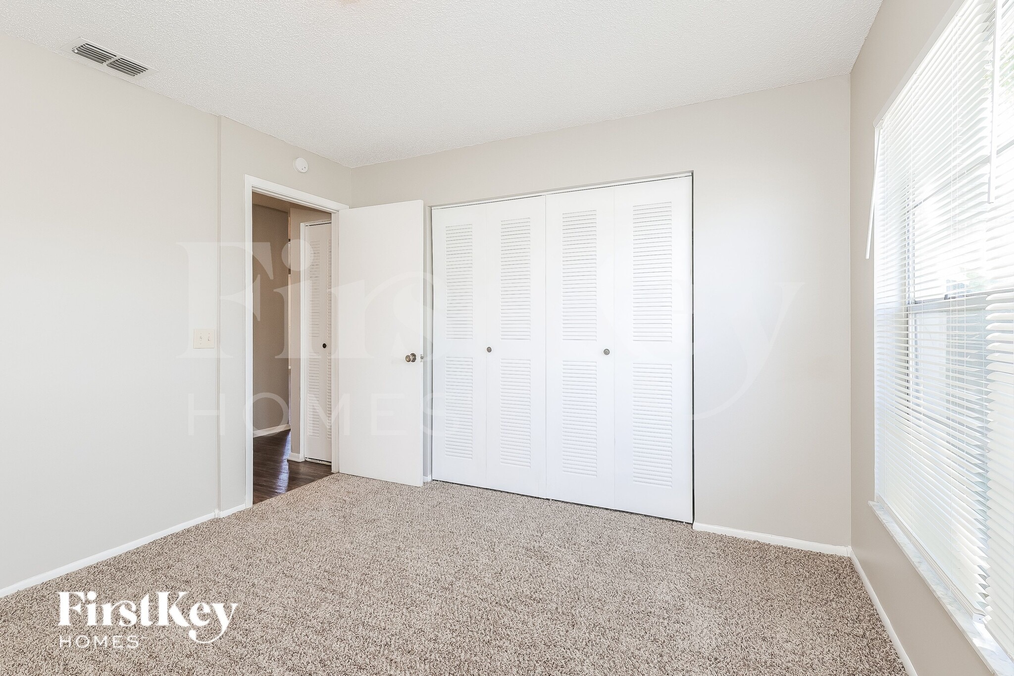 Building Photo - 1095 Sunshine Way SW