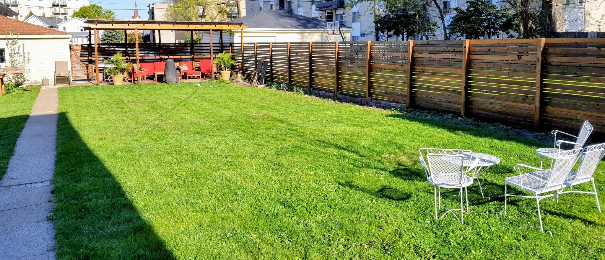 Building Photo - 240 Lathrop Ave