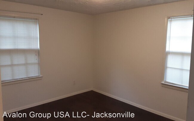 Building Photo - 2 br, 1 bath House - 8052 Hawthorne St