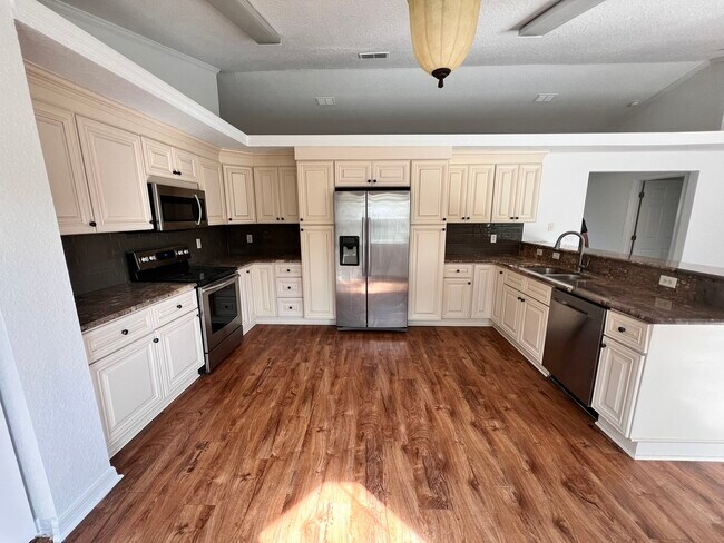 Building Photo - 10900 SW 45th Terrace