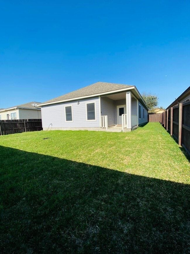 Building Photo - 11159 Capistran Loop