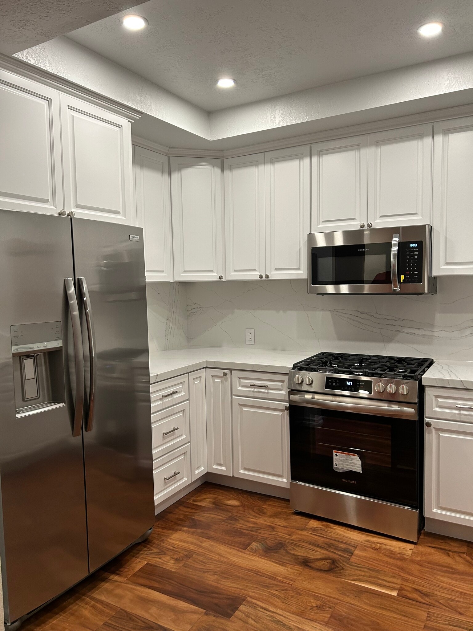 Kitchen - 2601 S Broadmoor Dr