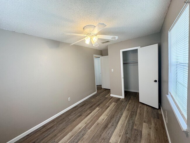 Building Photo - 1407 Hunt St