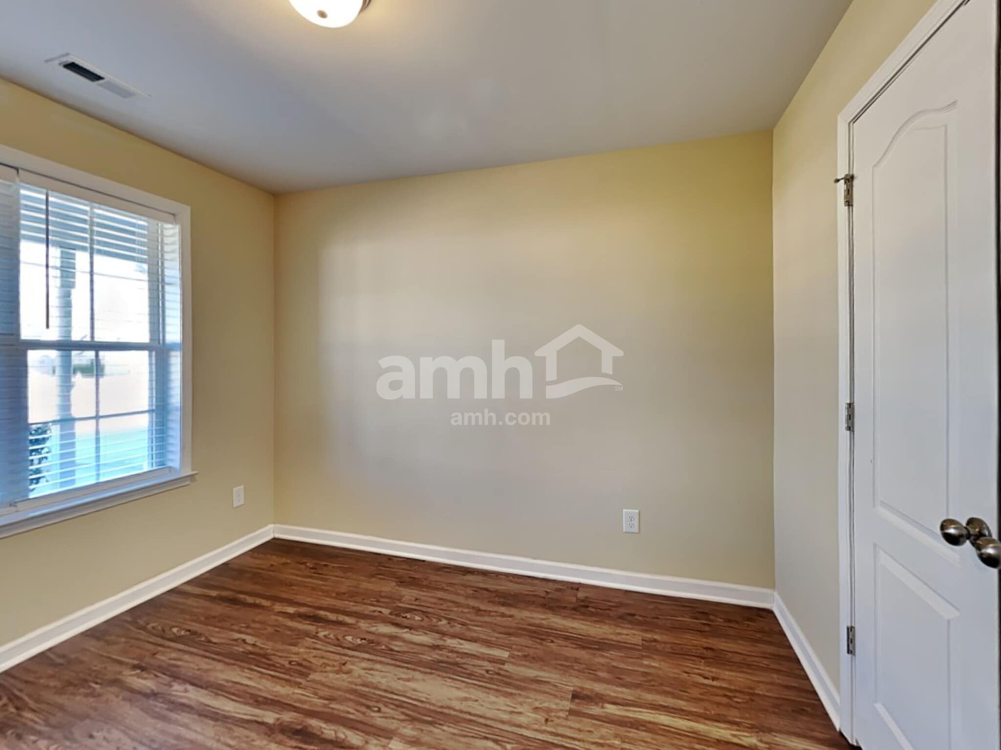 Building Photo - 416 Joneshaven Dr