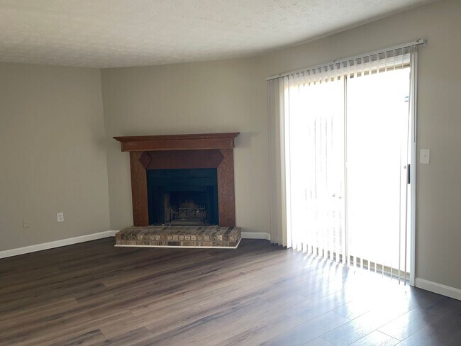 Building Photo - 5882 Sheldon Ct