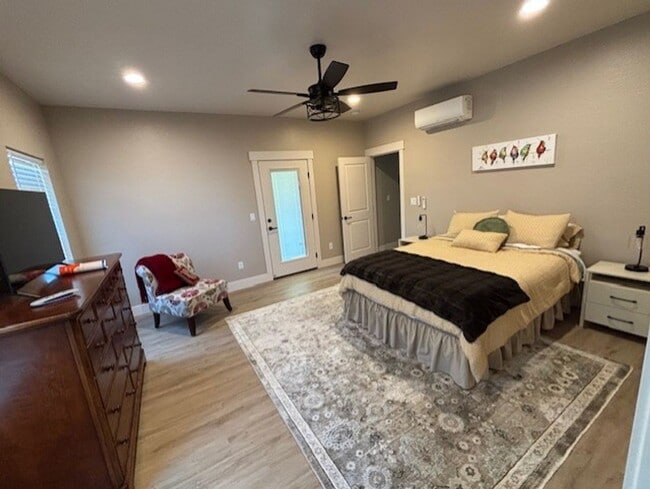Building Photo - 3 bed 2 bath  Home for Rent in Talent