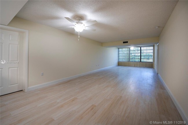 Building Photo - 1713 Whitehall Dr