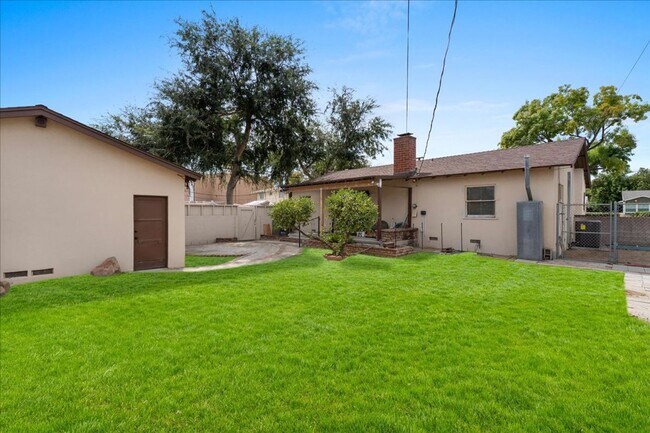 Building Photo - Updated Winnetka 3-Bedroom with Backyard and Detached Garage