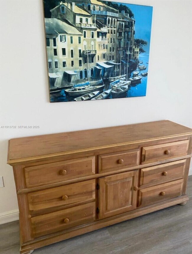 Building Photo - 2425 SW 27th Ave