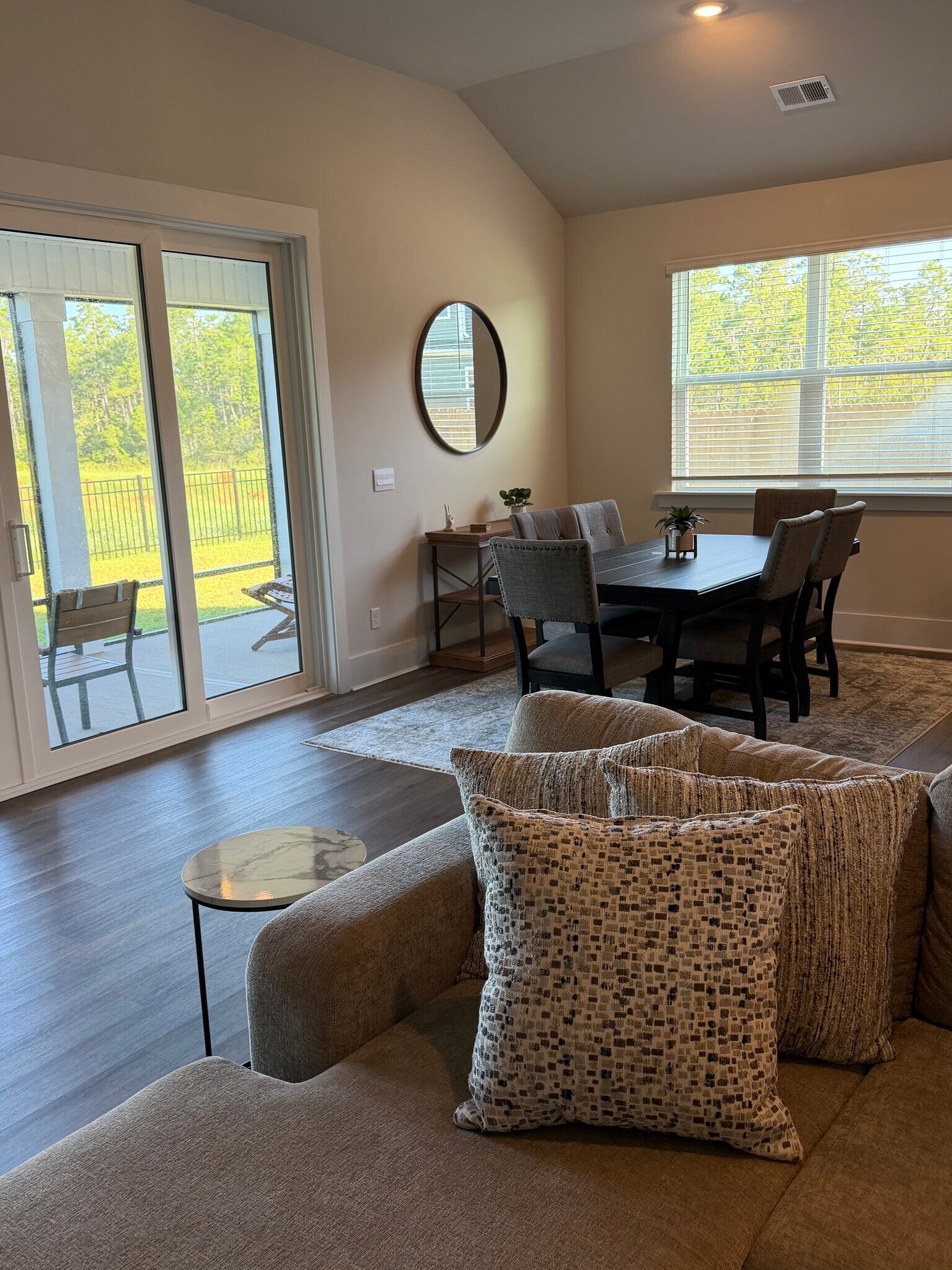 Building Photo - 5093 Roundhead Dr