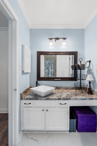 Building Photo - 2500 Centenary Blvd