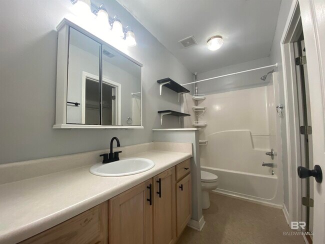 Building Photo - 302 Belle Chase Ct