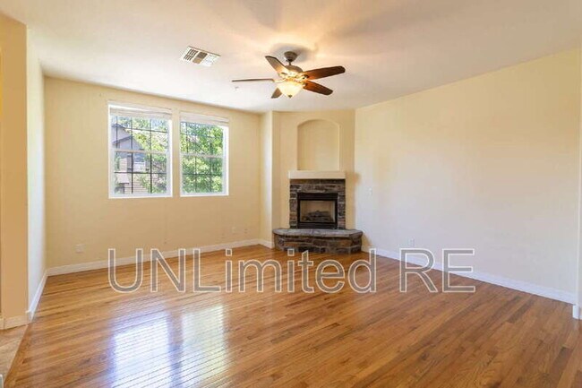 Building Photo - 3247 Merryvale Ln