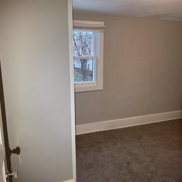 Building Photo - 2021 N 38th St