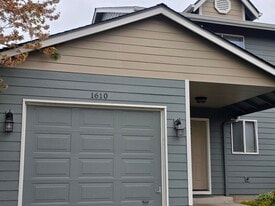 Building Photo - 1610 SE Cortland Ave