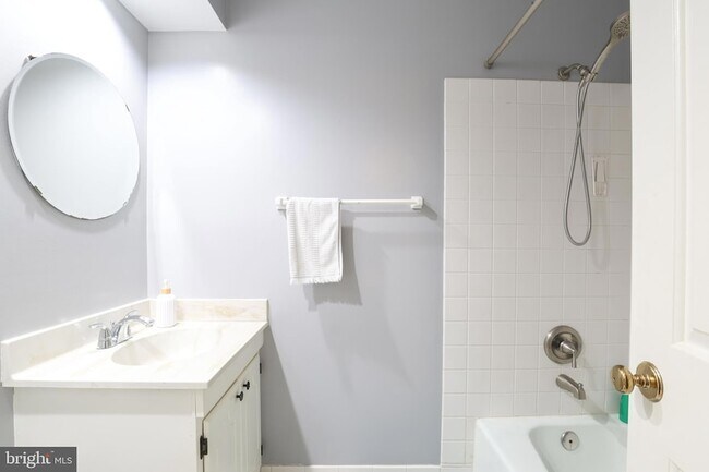 Building Photo - 7966 Hidden Bridge Dr