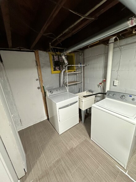 Building Photo - 322 E Belvedere Ave