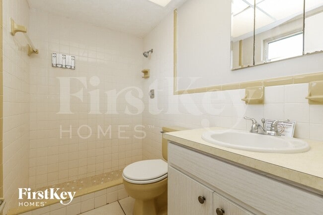 Building Photo - 2161 Tropic Ave