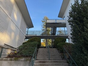 Building Photo - One Bedroom on Front Street - Walking dist...