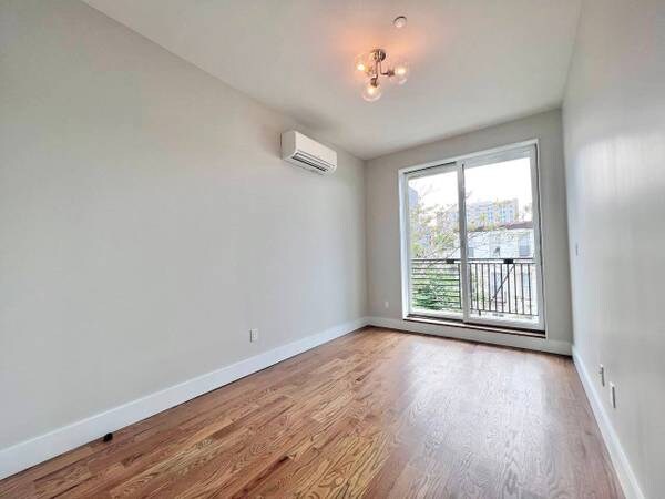 Building Photo - 1477 Greene Ave