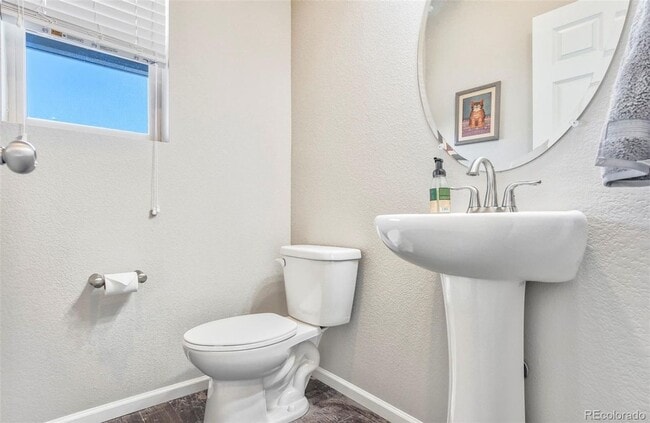 Building Photo - A Gorgeous 3 Bed 3 Bath Home in Desirable ...