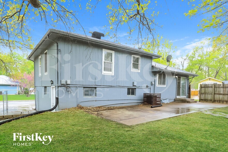 Building Photo - 9207 Manchester Ave