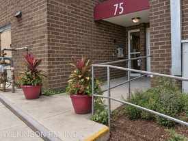 Building Photo - 75 S Reynolds St