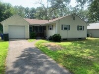 Building Photo - 87 Carnavon Cir