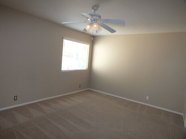 Building Photo - 3 br 2.5 bath Cameron Park Townhome