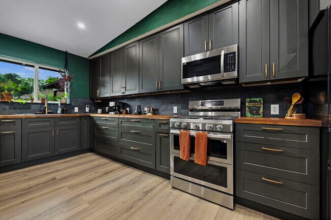 Building Photo - 4807 Carsonhill Dr