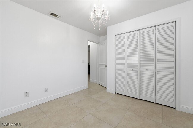 Building Photo - 18554 Zinnia Rd