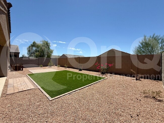 Building Photo - 2455 E Alida Dr