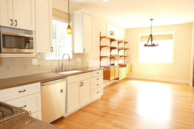 Building Photo - 3032 NW 59th St