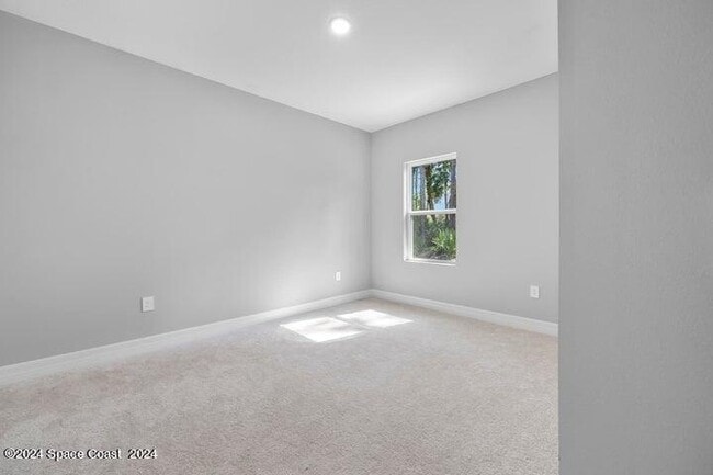 Building Photo - 1377 Amelia Ave SW
